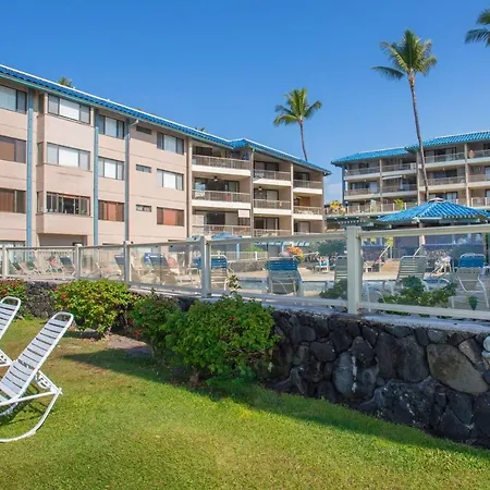 New! Kona Reef Resort Oceanfront 2 Bdrm, 2 Bath D-11 Right On The Ocean! Casago Kona
